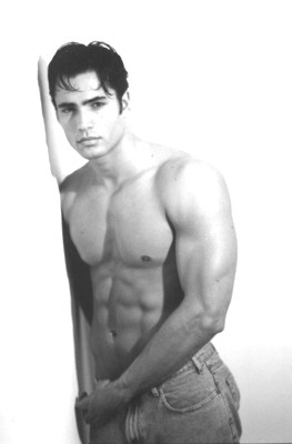 Victor Webster de Mutant X : ELECTRIQUE lol